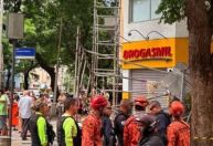 Mulher morre e homem fica ferido após queda de andaime em Copacabana