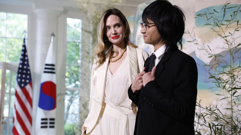 Angelina e Maddox Jolie no jantar de Estado na Casa Branca em homenagem ao presidente sul-coreano Yoon Suk-yeol, em 2023