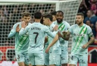 Antony dá vitória ao Betis sobre Atlético de Madrid e "imita" CR7