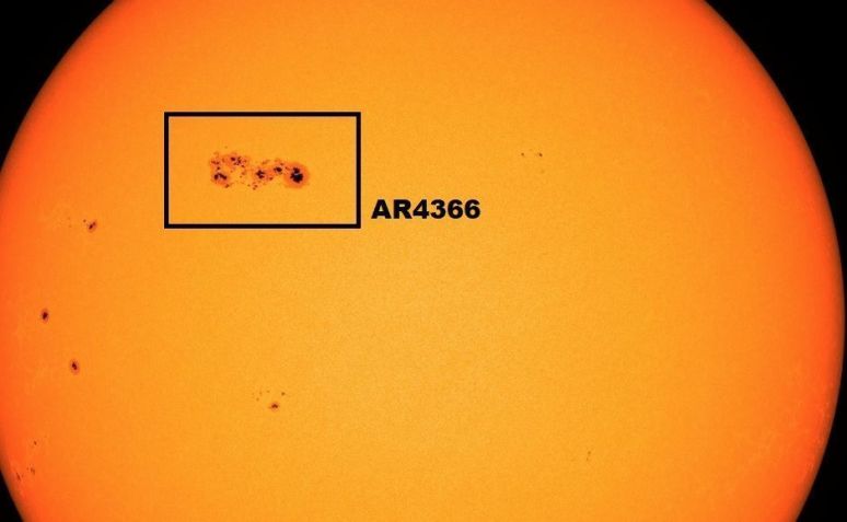 Imagem da Nasa mostra a região ativa 4366, mancha no Sol onde ocorreram as erupções • Nasa/SDO