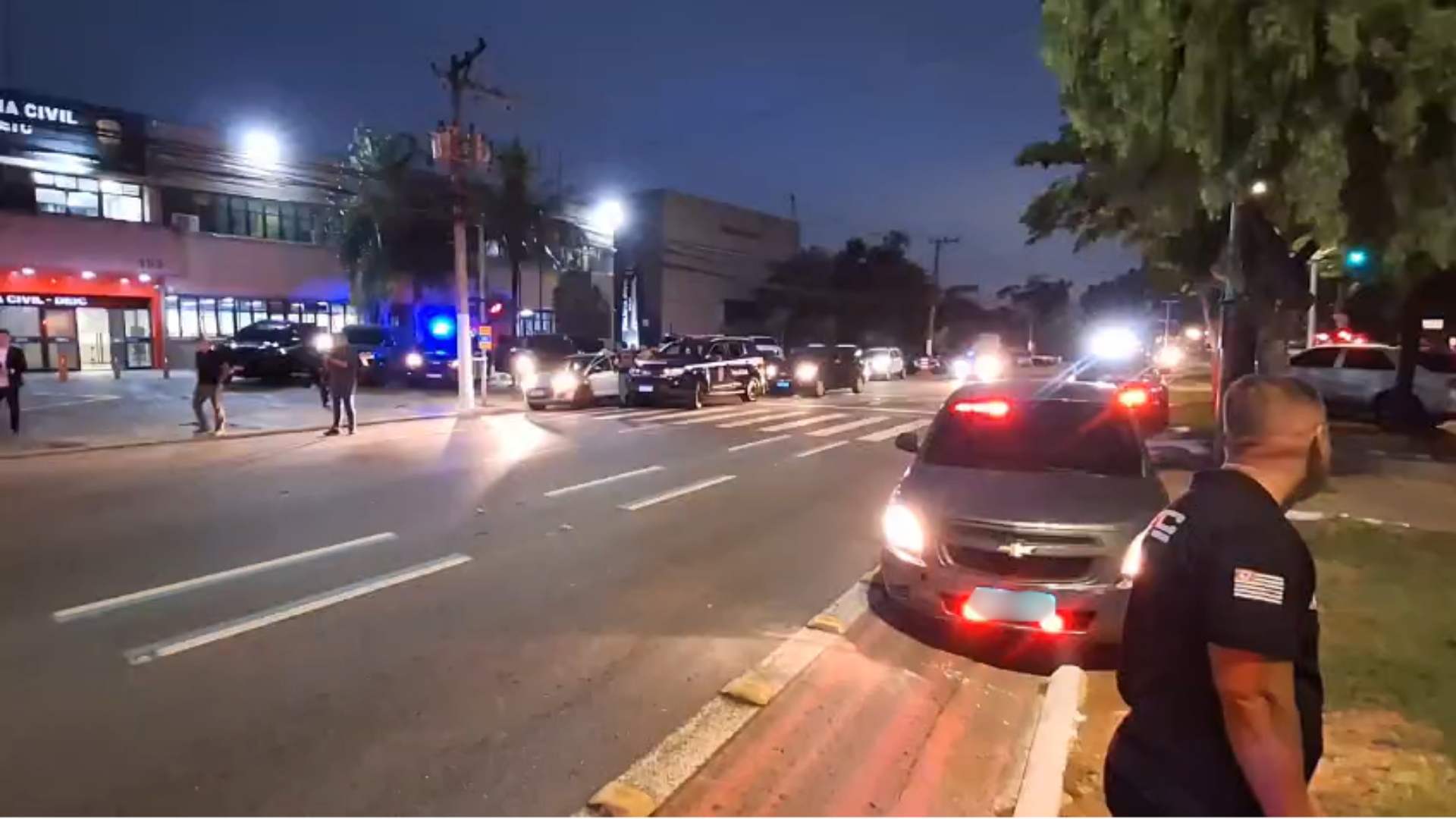 são cumpridos 173 mandados judicias, sendo 120 de busca e apreensão e 53 de prisão temporária, em São Paulo, Minas Gerais e Distrito Federal