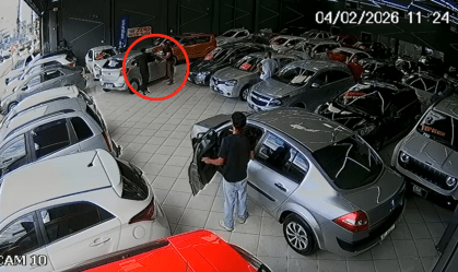 Vídeo: Homem é chamado de "talarico" e assassinado em concessionária de SP