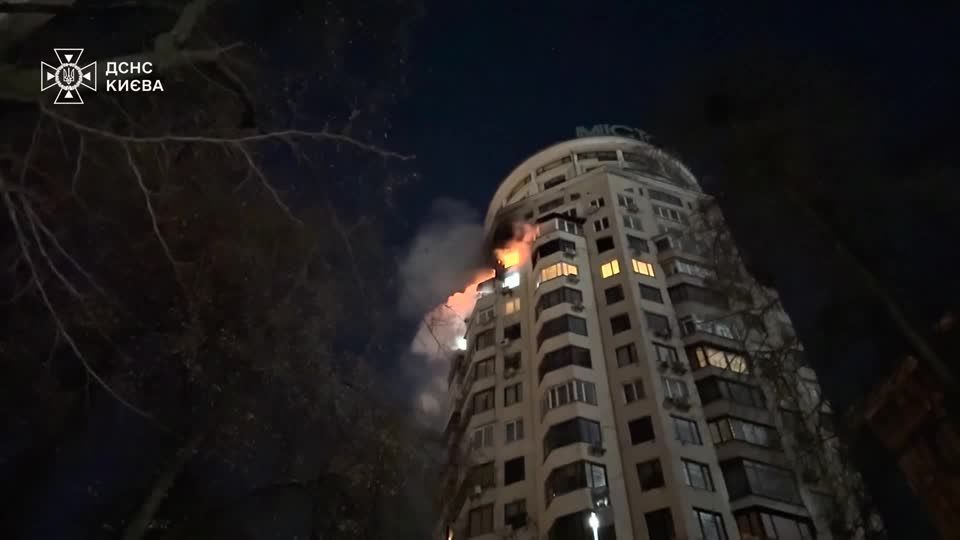 Prédio de Kiev, capital da Ucrânia, é danificado após ataque da Rússia
