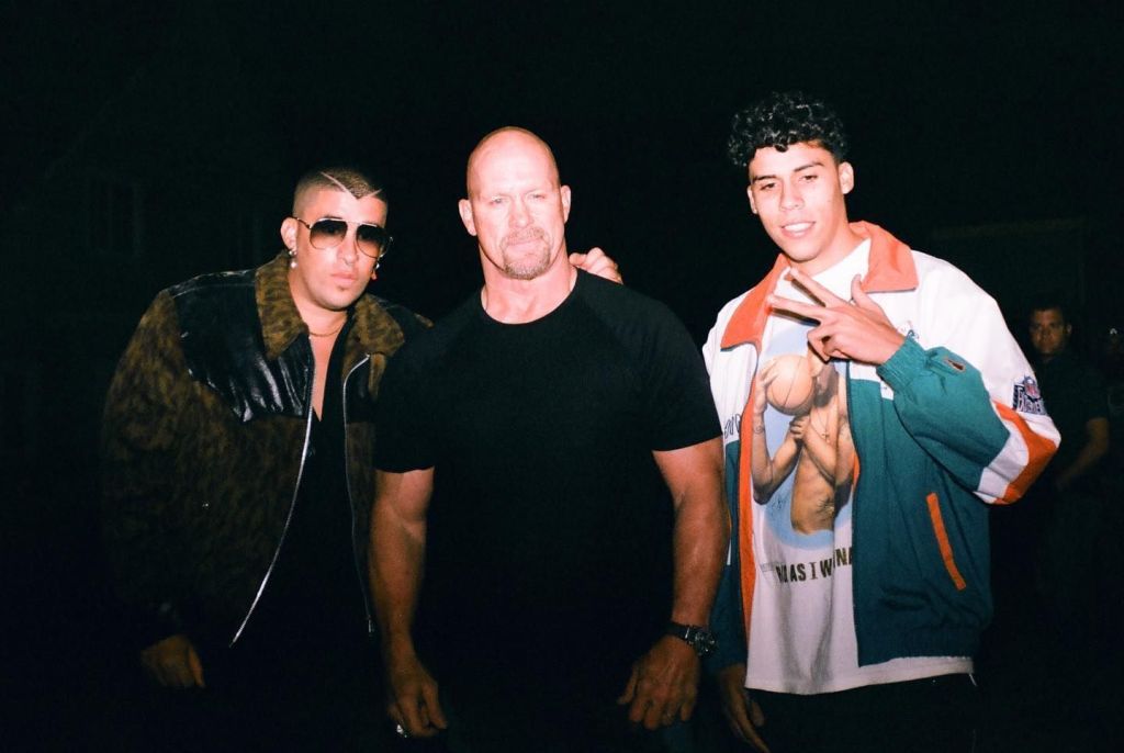 Bad Bunny e o irmão, o modelo Bernie