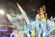 Beija-Flor e Viradouro se destacam em 2ª noite de desfiles no Rio; confira