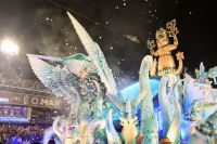 Beija-Flor e Viradouro se destacam em 2ª noite de desfiles no Rio; confira