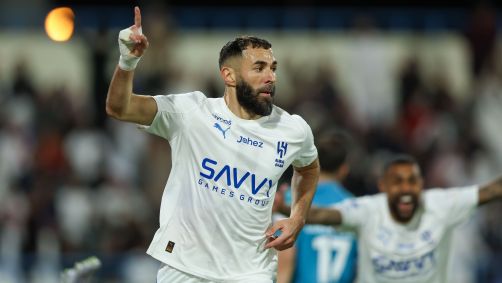 Benzema celebra seu primeiro gol com a camisa do Al-Hilal