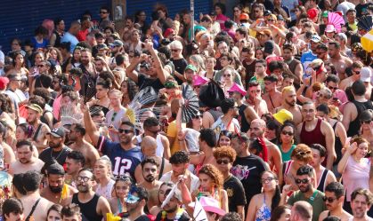Bloco Minhoqueens arrastou milhares de foliões em SP