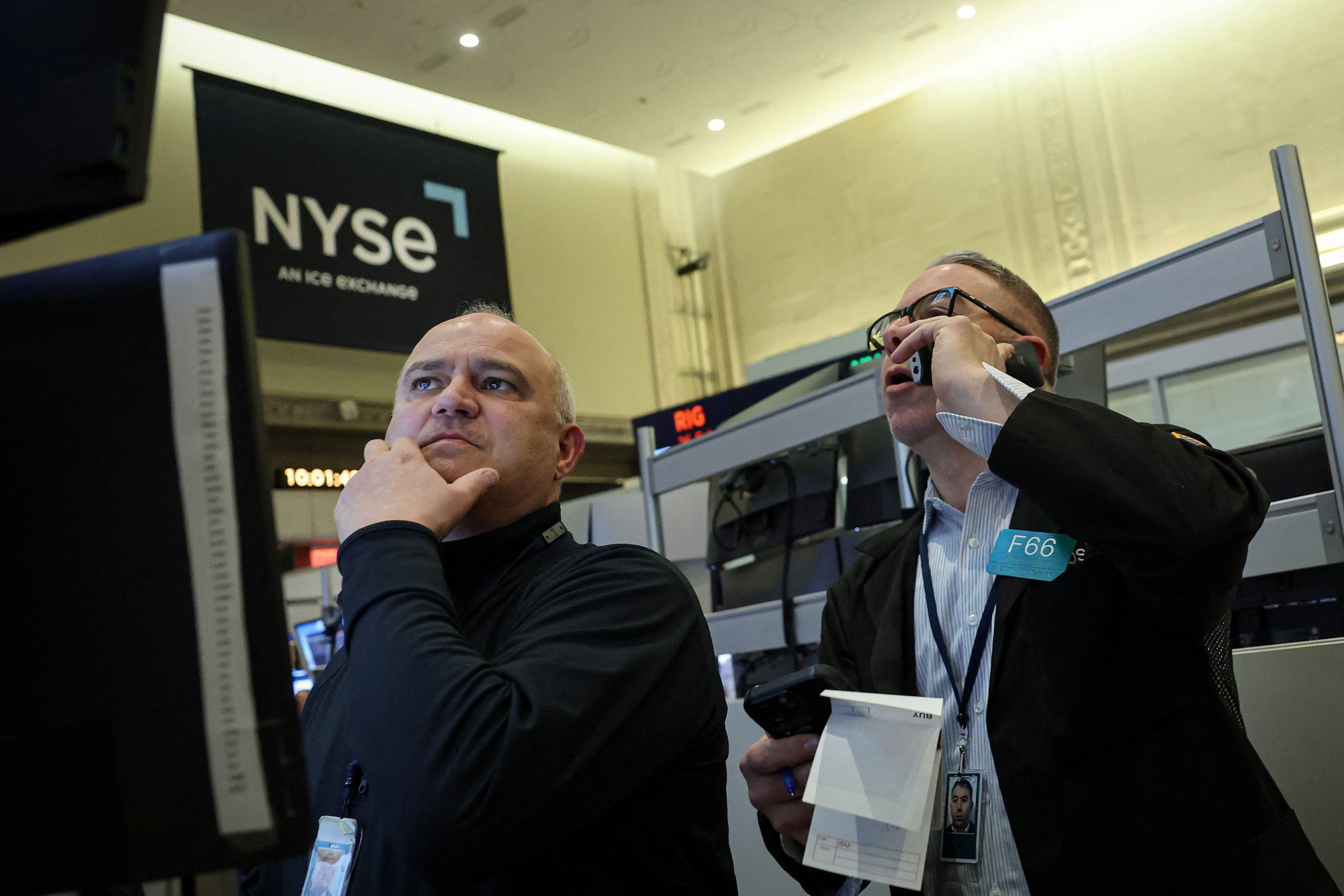 Operadores na bolsa de Nova York em 20/02/2026
