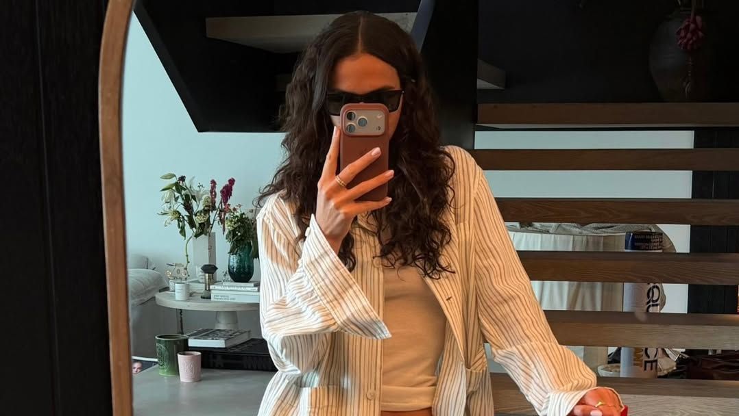 Bruna Marquezine mostra detalhe fofo em look