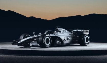 Cadillac apresenta carro para a Fórmula 1 durante o Super Bowl; veja fotos