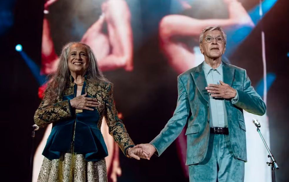 Caetano Veloso e Bethânia levam Grammy de Melhor Álbum de Música Global | CNN Brasil
