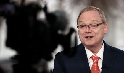 Casa Branca reduz estimativa para geração de emprego; cenário pressiona Fed