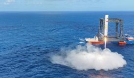 Foguete da China dá “ré no mar” em resposta a Musk por corrida para a Lua