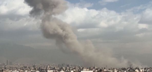 Fuma&ccedil;a em Teer&atilde; ap&oacute;s ataque dos EUA e Israel ao Ir&atilde;