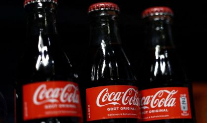 Coca-Cola tem receita abaixo do esperado no 4º tri de 2025