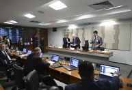 Comissão aprova acordo Mercosul-UE; texto segue para plenário da Câmara