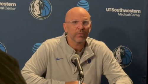 Cooper Flagg, técnico do Mavericks, é multado pela NBA.