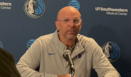Cooper Flagg, técnico do Mavericks, é multado pela NBA.
