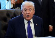 Trump sugere que Departamento de Justiça dos EUA deixe caso Epstein de lado