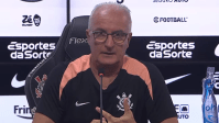 Dorival Júnior alerta para Brasileirão "perigoso" e cobra reforços