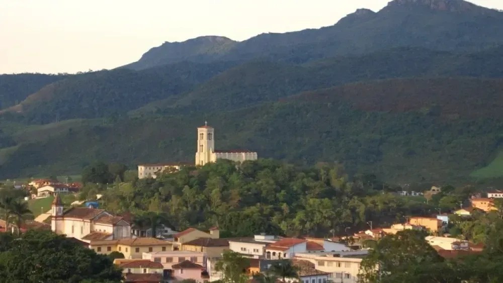 Sirene de barragem é acionada por engano e assusta moradores em MG
