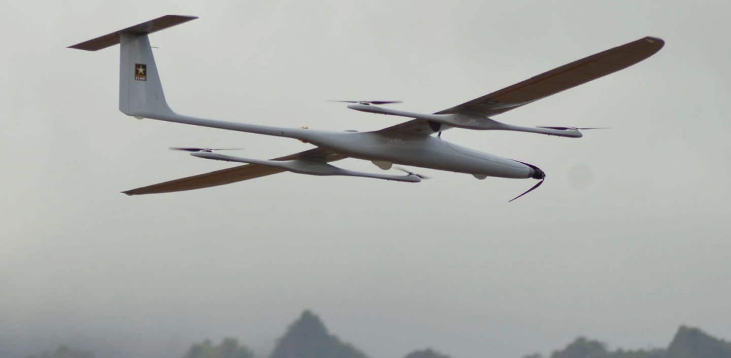 O drone elétrico K1000ULE da Kraus Hamdani Aespace está programado para realizar testes de voo do novo sistema de carregamento a laser • Kraus Hamdani Aerospace/Divulgação