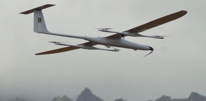 O drone elétrico K1000ULE da Kraus Hamdani Aespace está programado para realizar testes de voo do novo sistema de carregamento a laser • Kraus Hamdani Aerospace/Divulgação