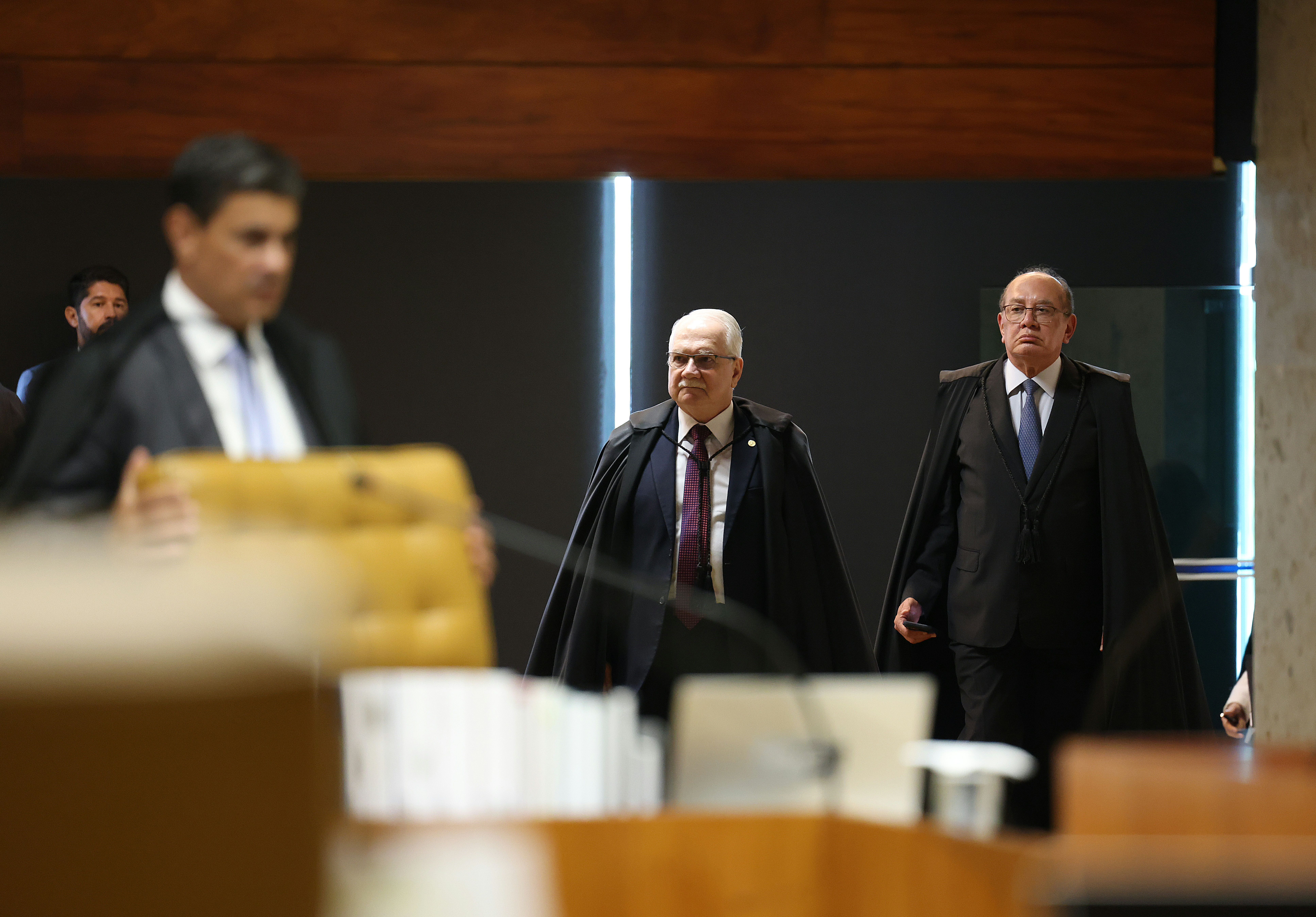 edson-fachin-gilmar-mendes-plenario-stf