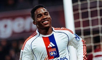 Endrick durante partida pelo Lyon