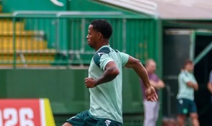 Ênio está na Chapecoense emprestado pelo Juventude.