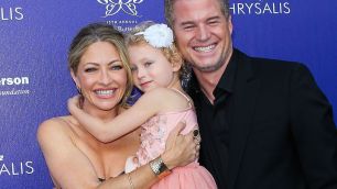 Ex-esposa de Eric Dane desistiu do divórcio após diagnóstico do ator