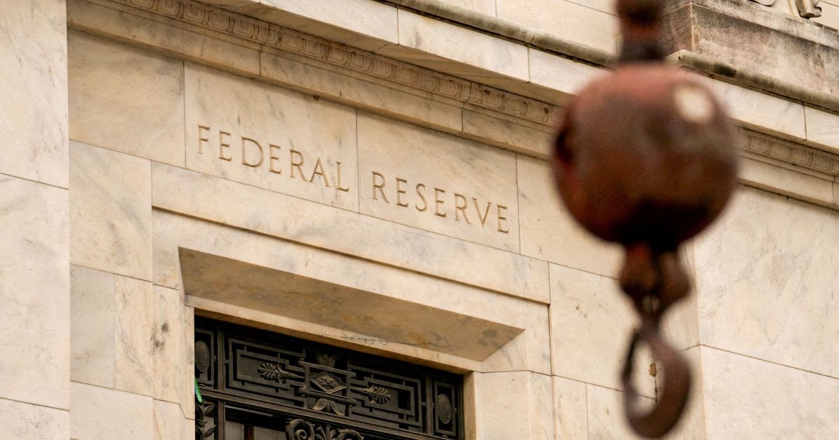 Wells Fargo não prevê cortes nas taxas de juros pelo Fed em 2026