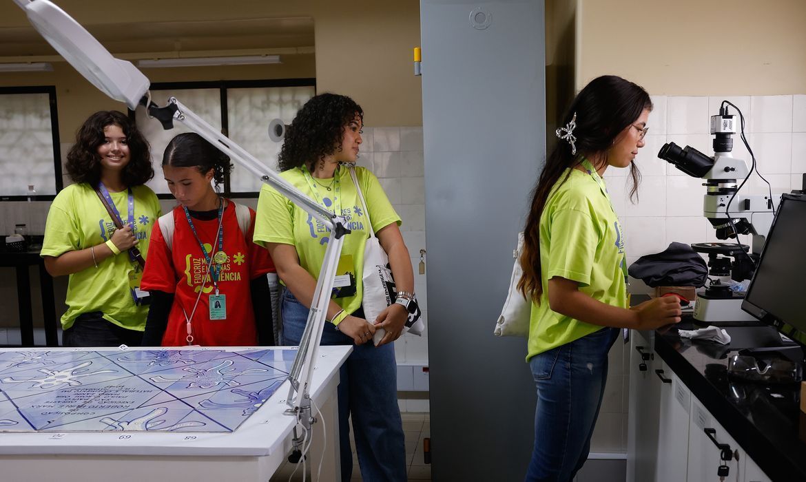 fio-cruz-imersao-meninas-carreira-cientifica