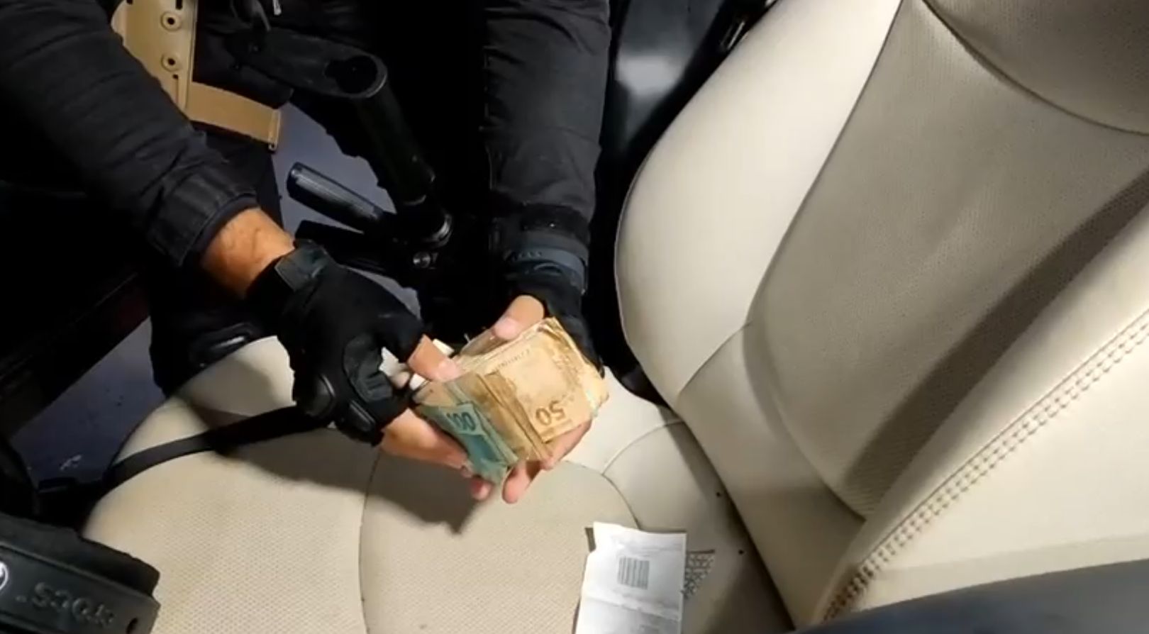 Imagem de destaque do post: Quadrilha é presa por fazer empréstimos usando dados de moradores de rua