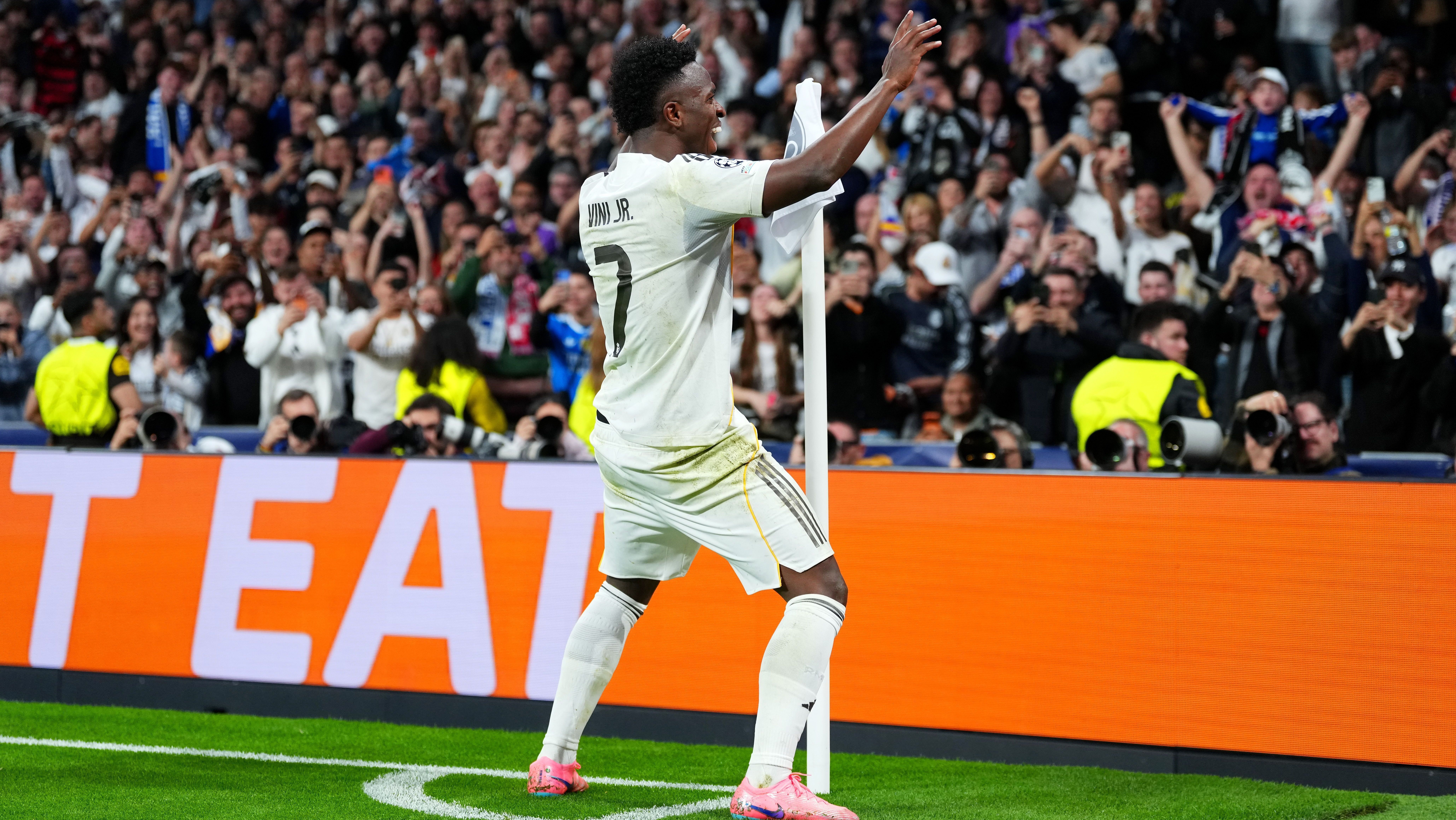 Vini Jr. repete dança após marcar o gol da vitória do Real Madrid sobre o Benfica na Champions League