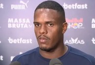 Zagueiro pede desculpas por fala machista: "Minha esposa já me xingou"