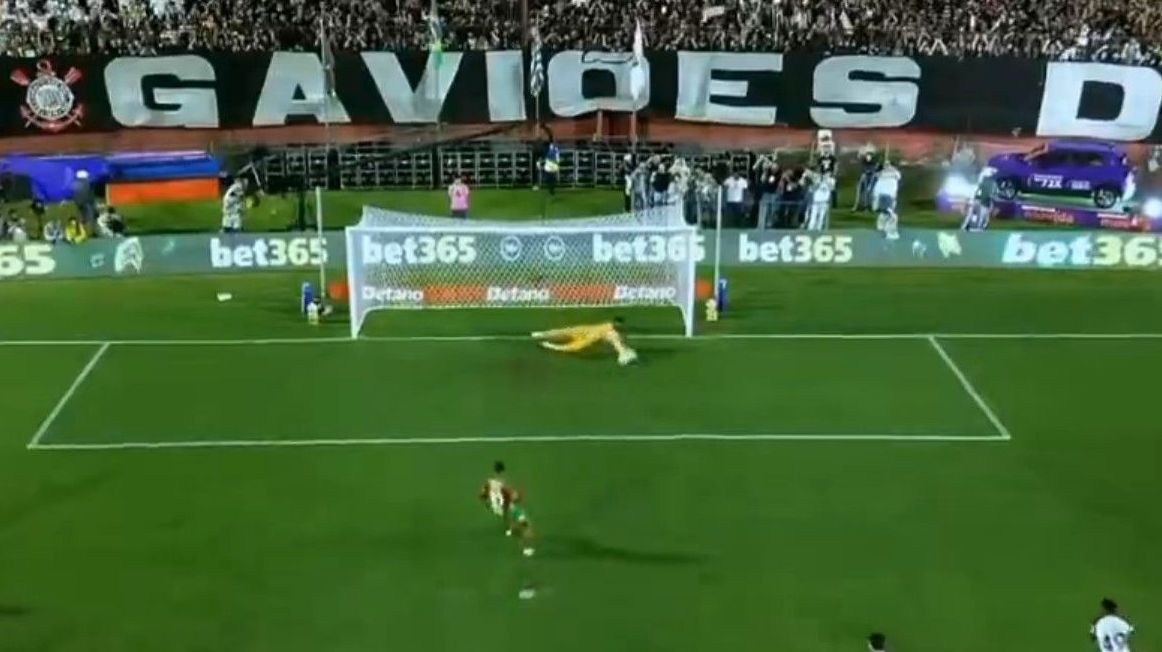 Hugo Souza defendeu pênalti de Renê em Portuguesa x Corinthians