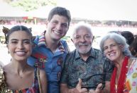 Lula marca presença no Galo da Madrugada, tradicional bloco no Recife