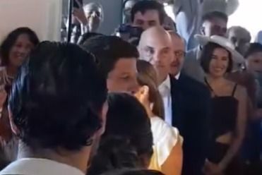 Alckmin e Moraes comparecem a casamento de João Campos e Tabata Amaral