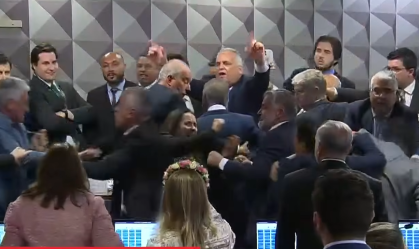 Confusão na CPMI do INSS: Veja bate-boca após quebra de sigilo de Lulinha