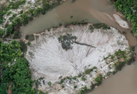 Dino autoriza exploração mineral em terras indígenas por povos nativos