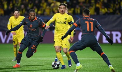 Internazionale e Bodo/Glimt em partida pelos playoffs da Champions League.