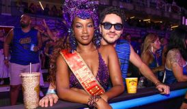 Iza assume namoro com João Vitor Silva e celebra com beijão; veja