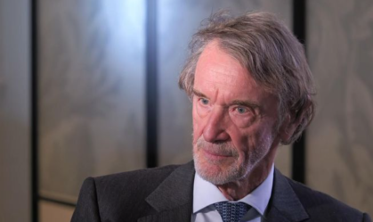 Dono do United pede desculpas após fala sobre imigração no Reino Unido