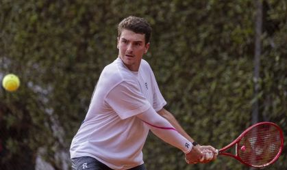 João Fonseca em ação no ATP de Buenos Aires.