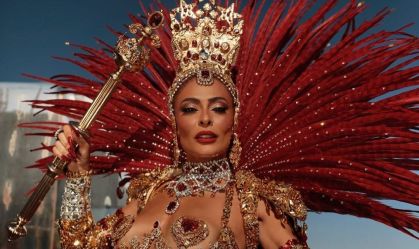 Juliana Paes relembra fantasia de infância e celebra retorno à Sapucaí