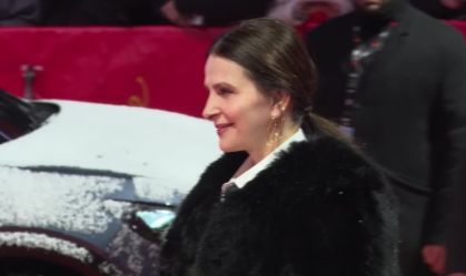 Juliette Binoche disse que é mais fácil assinar carte do que ajudar Gaza de fato