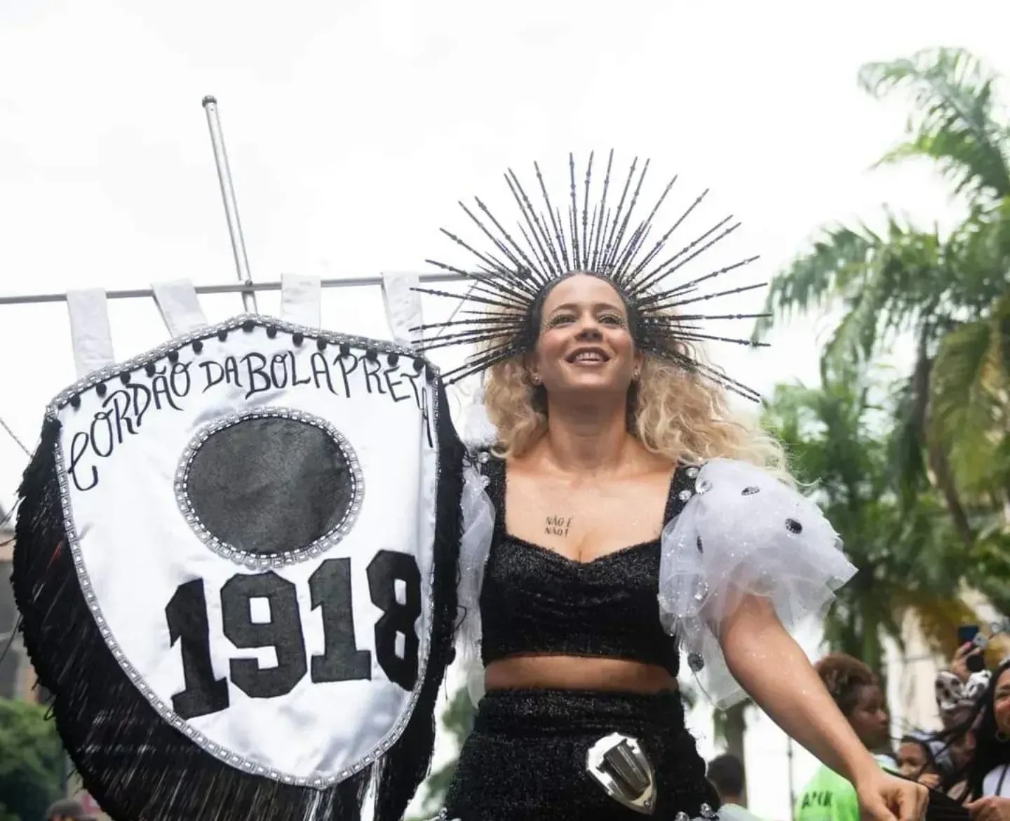 leandra-leal-bloco-cordao-da-bola-preta-RJ