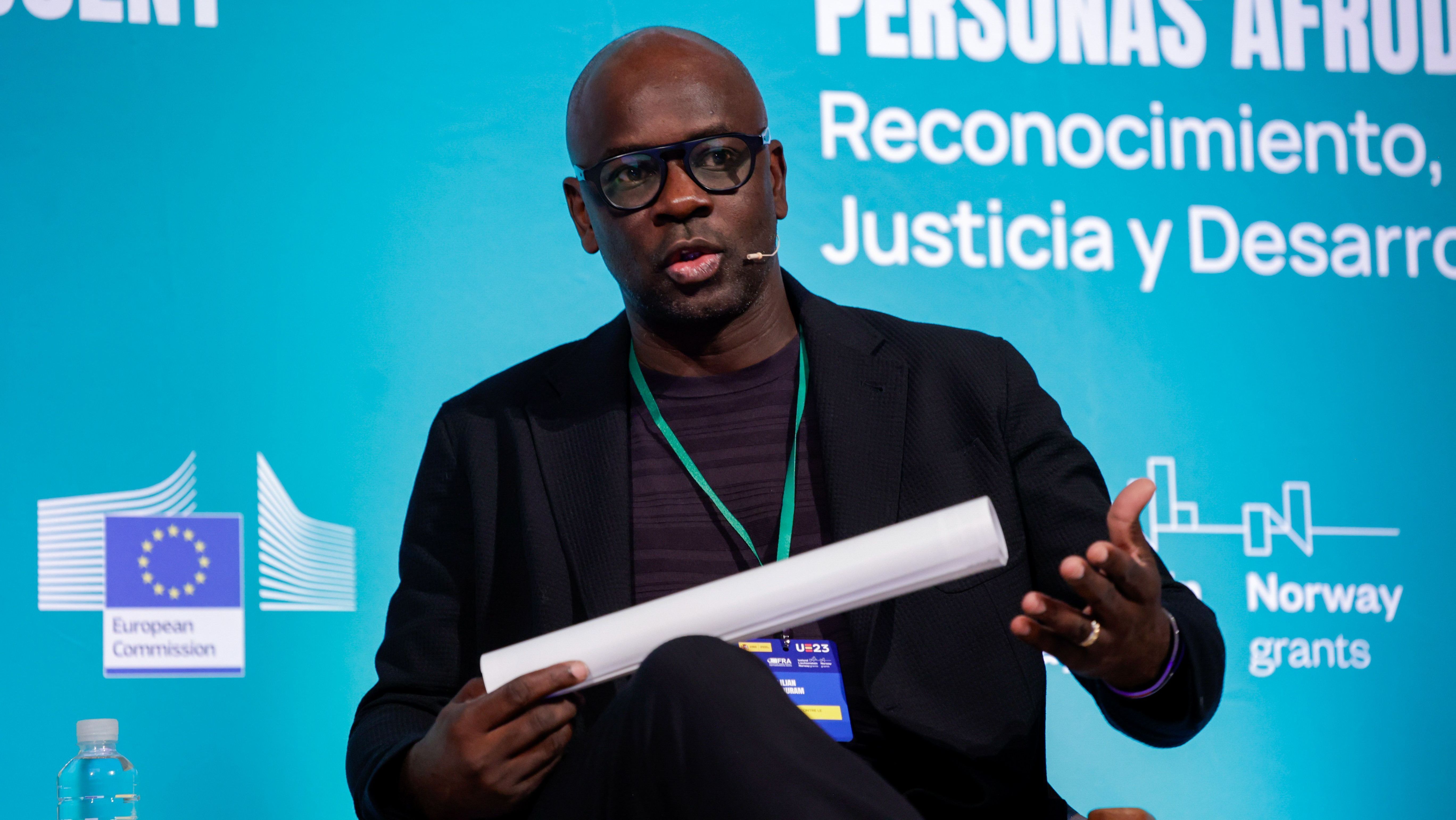 Lilian Thuram em conferência antirracismo na Espanha